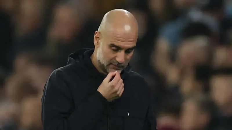 غوارديولا يدعو لاعبي مانشستر سيتي إلى مواصلة القتال