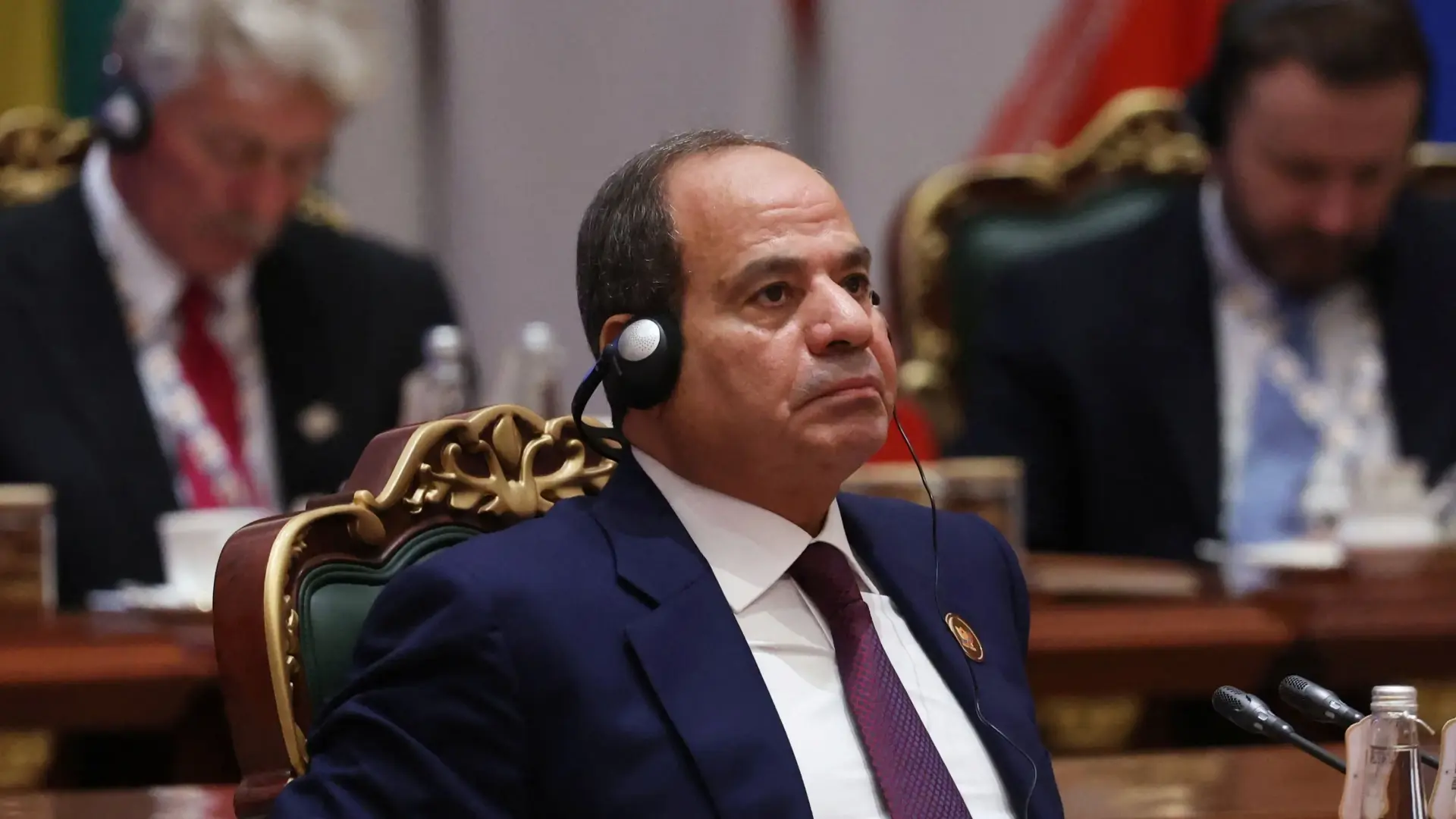 الرئاسة المصرية: السيسي سيشارك في مائدة مستديرة مع رؤساء الشركات الكورية (رويترز) الرئاسة المصرية: السيسي سيشارك في مائدة مستديرة مع رؤساء الشركات الكورية (رويترز)
