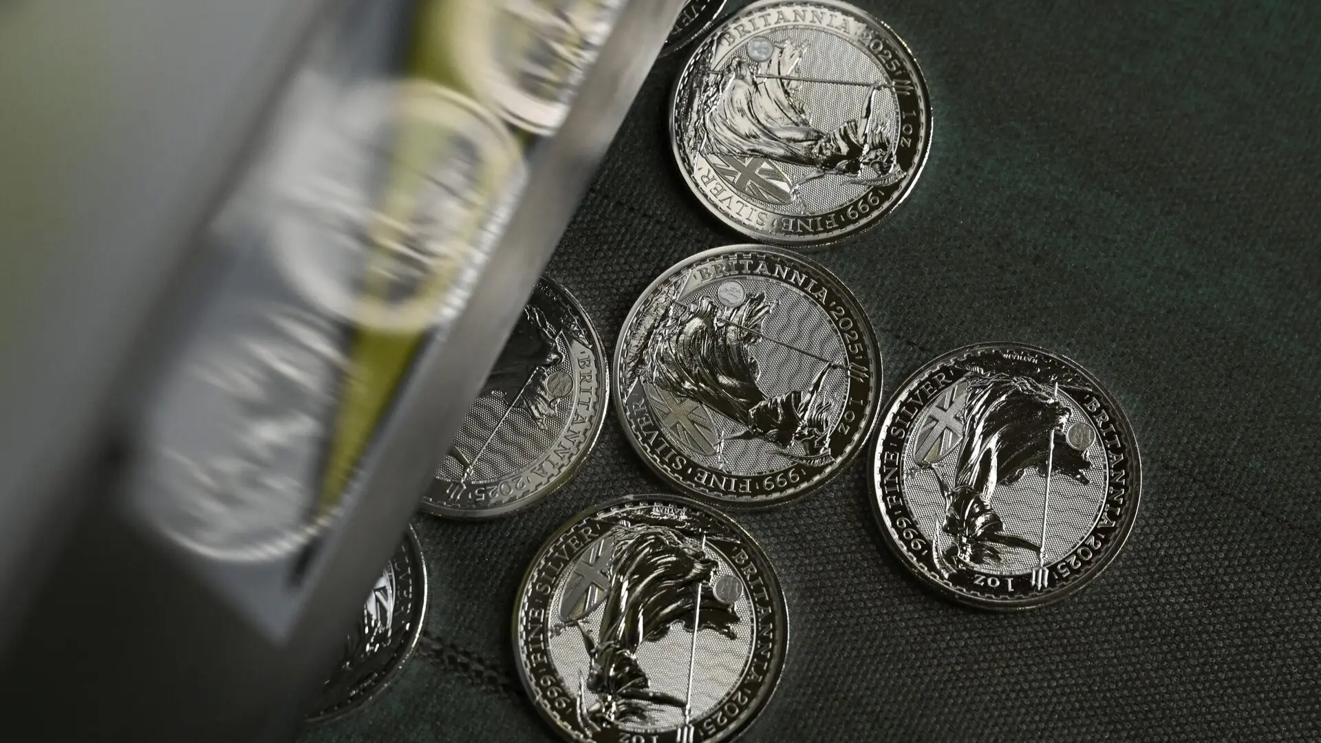 سعر الفضة اليوم في مصر والسعودية تسجل استقرار حذر (رويترز) سعر الفضة اليوم في مصر والسعودية تسجل استقرار حذر (رويترز)