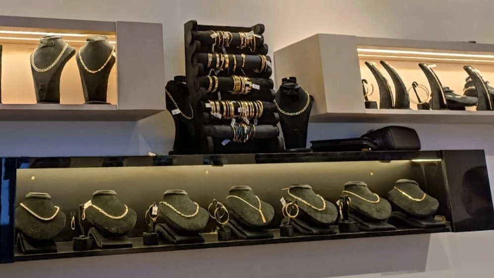 سعر الذهب اليوم في العراق الجمعة 16/1/2026.. انخفاض محدود 