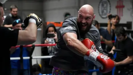 بعد الفوز على مخمادوف.. تايسون فيوري يتحدى أنتوني جوشوا في نزال مرتقب