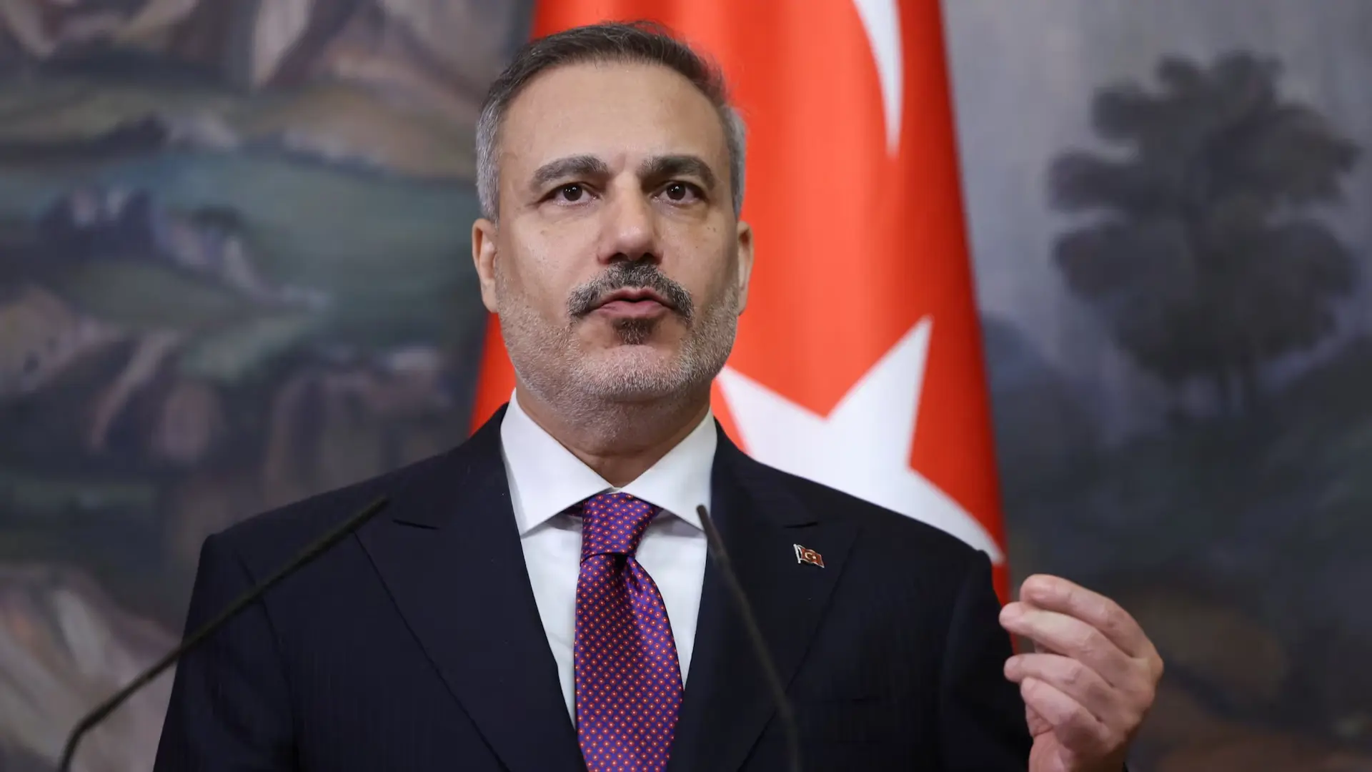 فيدان أكد أن العلاقات السورية التركية أحرزت تقدما غير مسبوق خلال عامين (رويترز) فيدان أكد أن العلاقات السورية التركية أحرزت تقدما غير مسبوق خلال عامين (رويترز)