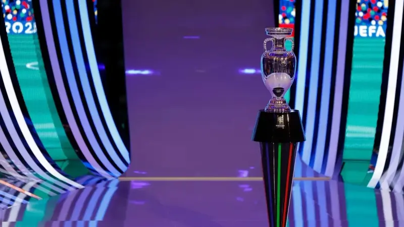 وجود صاحب صافرة مفاجأة المغرب ضد البرتغال.. تعرّف إلى قائمة حكام "يورو 2024" الرسمية