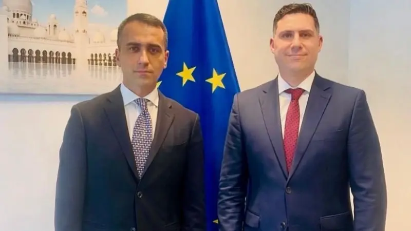 شقير يلتقي ممثل الاتحاد الأوروبي للخليج لمواجهة التطرف الرقمي