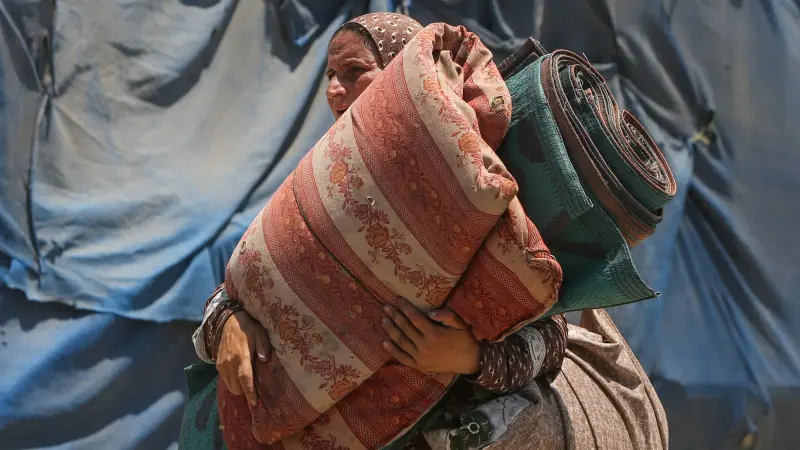 من فلسطيني سوري إلى أجنبي.. خطأ تقني من دمشق أم تمهيد لطرد اللاجئين؟