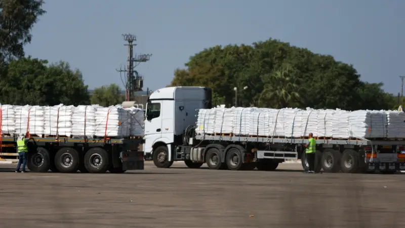 تقرير: واشنطن ستتولى الإشراف على دخول المساعدات إلى غزة