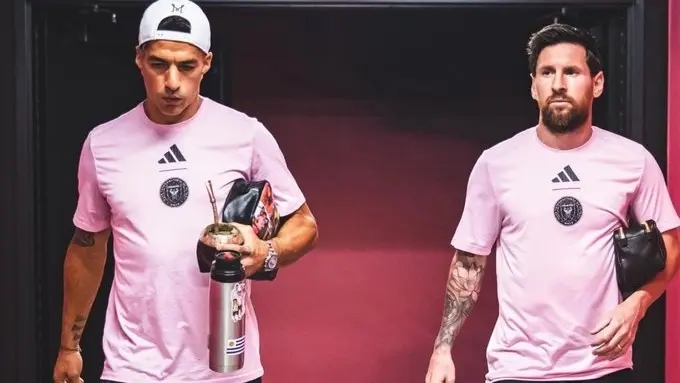 يواصل ميسي وسواريز مشوارهما مع إنتر ميامي (إكس) يواصل ميسي وسواريز مشوارهما مع إنتر ميامي (إكس)