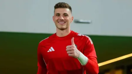 related_news_inside_blogsتفاصيل العرض المالي لانتقال بينتو إلى وست هام