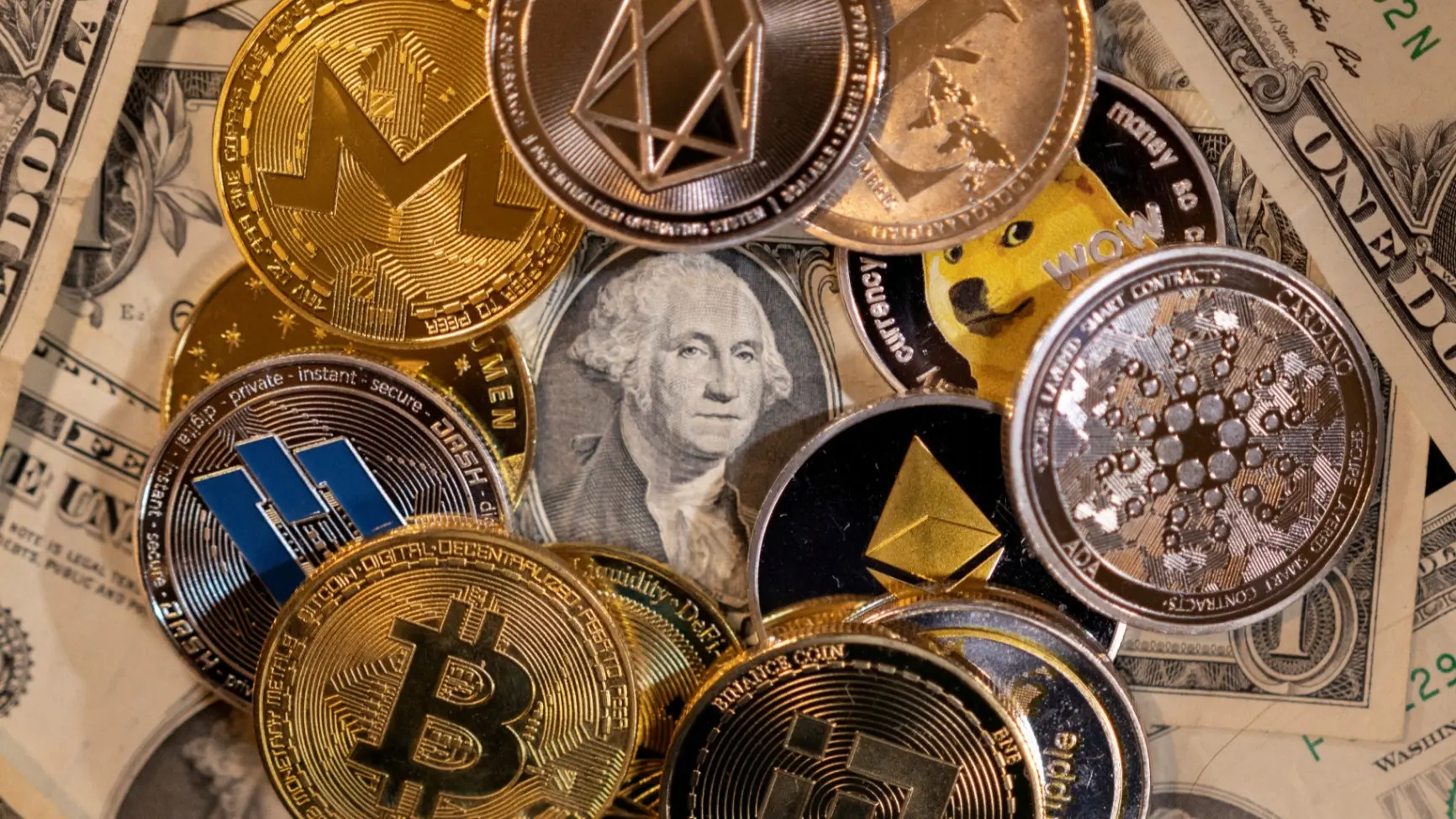 موجة أكبر من الإنفاق قبل انتخابات الثالث من نوفمبر (رويترز) موجة أكبر من الإنفاق قبل انتخابات الثالث من نوفمبر (رويترز)