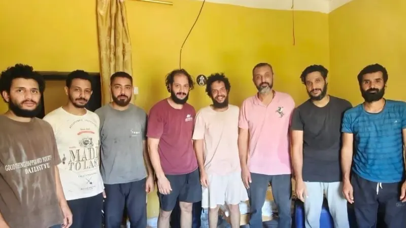 مصر تعلن الإفراج عن 8 بحارة كانوا مختطفين في الصومال