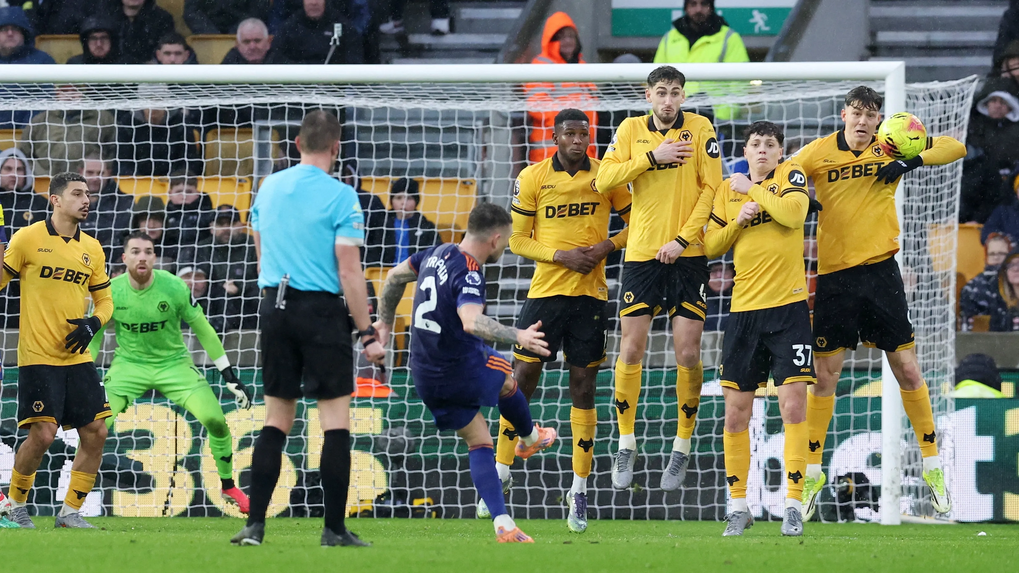 الدوري الإنجليزي - ولفرهامبتون يواصل سلسلة اللاخسارة ويوقف قطار نيوكاسل 