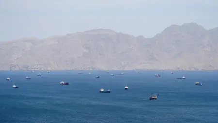 related_news_inside_blogsتقرير: مسيّرات وصواريخ تحاصر آلاف البحارة في مضيق هرمز