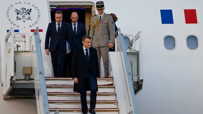 الحل الوحيد عزله.. اليسار الفرنسي يستأنف مطالبه برحيل ماكرون