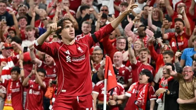 سياسة البيع والشراء.. هل ينجح ليفربول في موازنة سوق انتقالاته؟