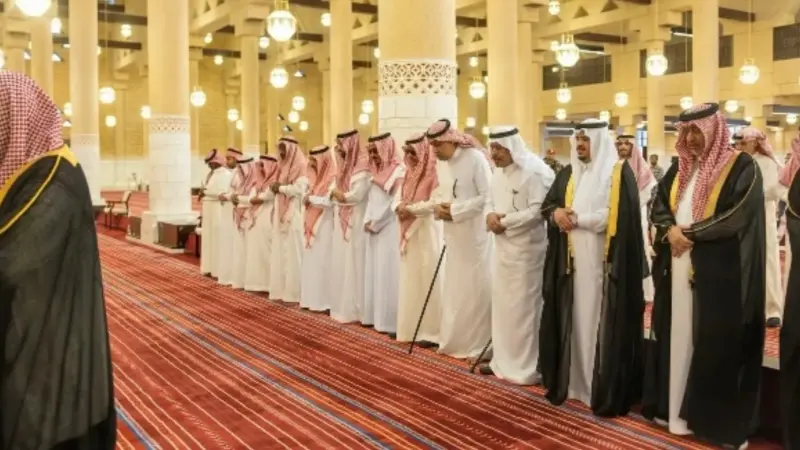 ما سبب وفاة والدة الأمير حمود بن سعود بن عبدالعزيز آل سعود؟