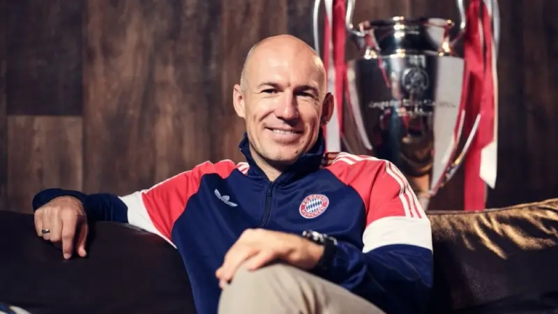 فيديو - نجم بايرن ميونخ السابق روبين يدخل في جدل تحكيمي بسبب نجله