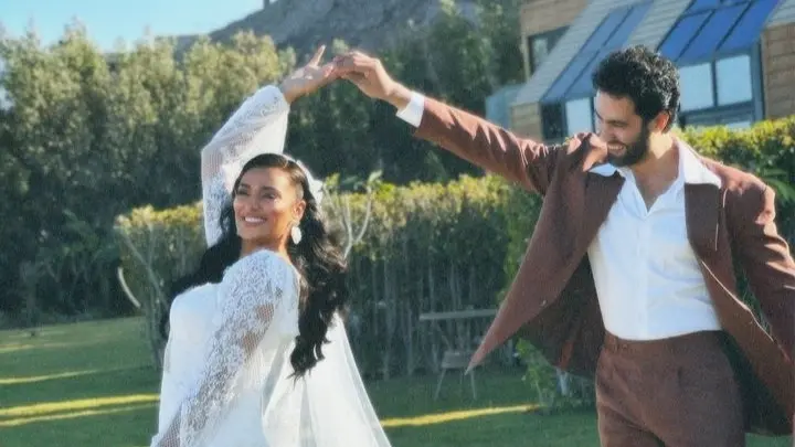 صور حفل زفاف ثراء جبيل.. أجواء مبهجة على شاطئ البحر الأحمر