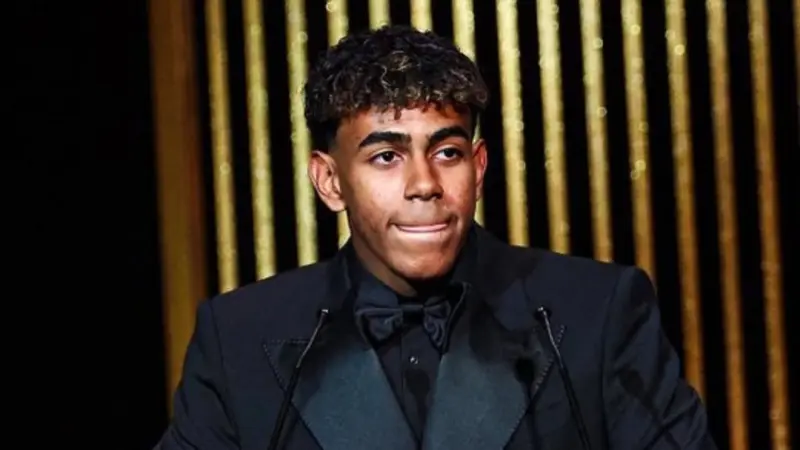 فليك يدعم يامال بعد خسارة الكرة الذهبية