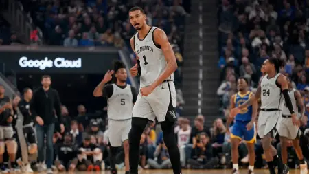 related_news_inside_blogsويمبانياما يقود سان أنتونيو سبيرز لانتصار كاسح على ووريرز