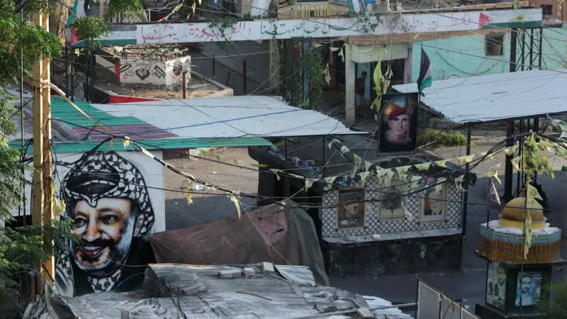 لبنان.. مسلحون يحتلون مجمعا مدرسيا في مخيم عين الحلوة