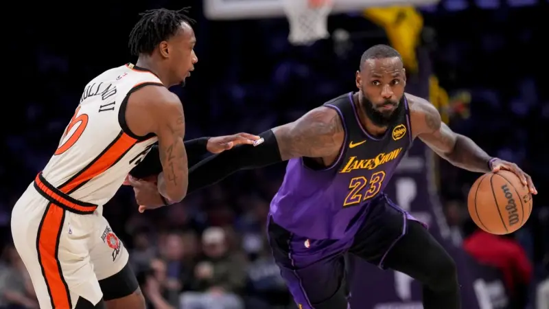 دوري كرة السلة الأميركي: انتصارات لثاندر وكافالييرز وسيكسرز وخسارة سلتيكس وليكرز