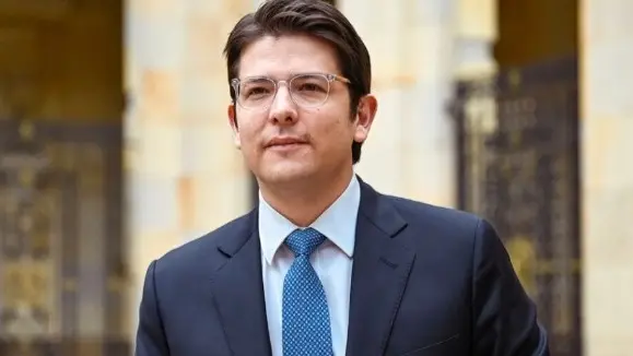 رصاصتان في الرأس.. هل نجا المرشح الكولومبي ميغيل أوريبي؟