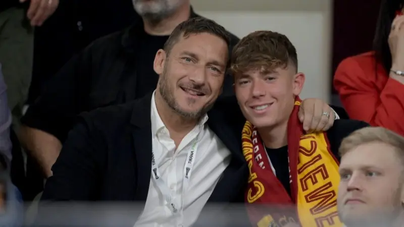 توتي "الصغير" يعلن اعتزاله بعمر 19 عاما.. ما السبب؟