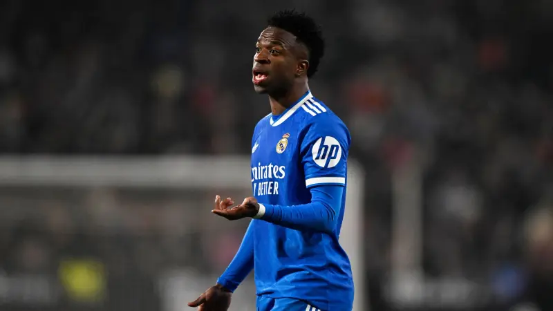 فيديو - هتافات عنصرية تتجدد ضد فينيسيوس جونيور قبل خروج الريال من كأس الملك