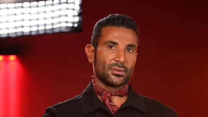 فيديو - أحمد سعد يثير الجدل من جديد برفقة 4 عرائس