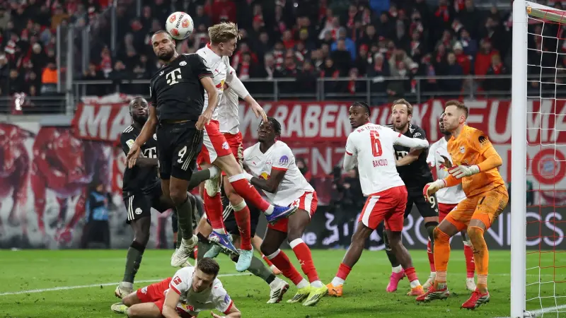 الدوري الألماني - بايرن ميونخ يسحق لايبزغ ويعزز رقمه القياسي