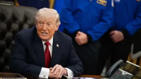 related_news_inside_blogsجيمس كومي يسلم نفسه للسلطات الأميركية بتهم تهديد ترامب.. ما القصة؟