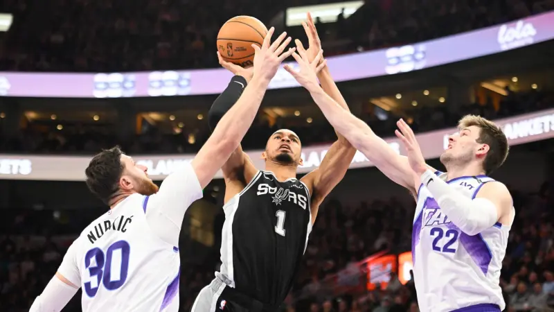 سبيرز يتجاوز عقبة جاز بصعوبة وكليبرز يحسم ديربي الغضب أمام ليكرز