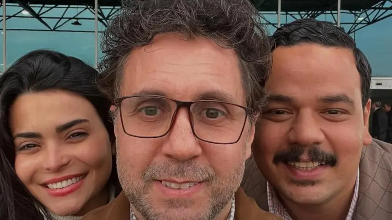 هشام ماجد في قلب وصلة كوميدية بين أبطال "فيها إيه يعني" و"أشغال شقة"