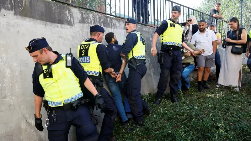 هل ستفعّل السويد قانونا يُجرّم حرق المصحف؟