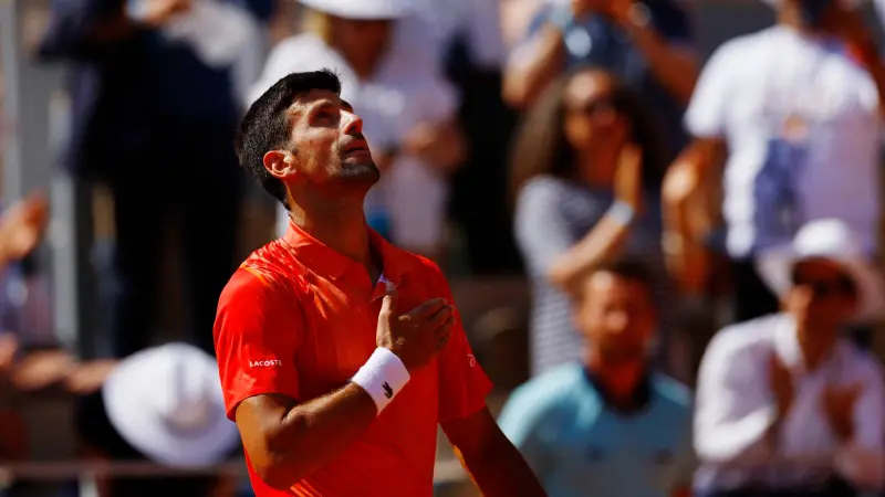 ديوكوفيتش يواجه أزمة سياسية بسبب رسالته في "رولان غاروس"