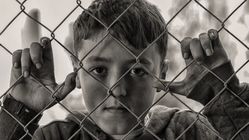 كارثة.. فرنسا تعثر على طفل ظل حبيسا داخل شاحنة منذ العام 2024