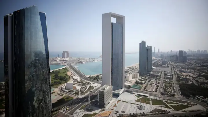 التجارة غير النفطية في أبوظبي تقفز 36% إلى 415.4 مليار درهم في 2025