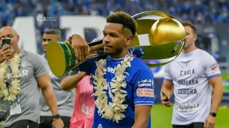 الاتحاد يصطدم بعقبة الهلال أثناء عملية خطف علي البليهي