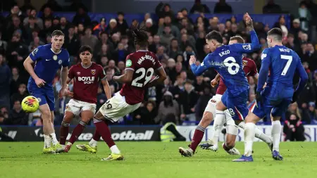 related_news_inside_blogsالدوري الإنجليزي - تشيلسي يقلب الطاولة على وست هام في مباراة حافلة بالأحداث