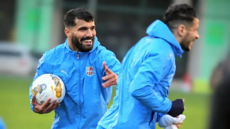 القنوات الناقلة لمباراة شباب بلوزداد ضد ستيلنبوش اليوم في كأس الكونفدرالية الإفريقية مع الموعد والتشكيلة