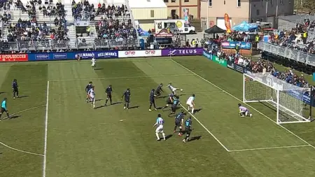 related_news_inside_blogsجدل عالمي بعد أول هدف بقانون فينغر الجديد للتسلل في كندا