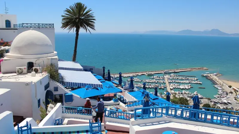 تونس تطمح لأن تكون وجهة عالمية للاستشفاء بمياه البحر