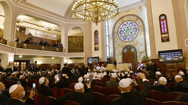 الاعتداء على يهود في طريقهم إلى كنيس بإسطنبول