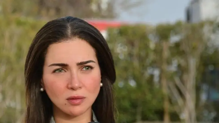 مي عز الدين تتصدّر الترند في أول ظهور بعد رحيل والدتها