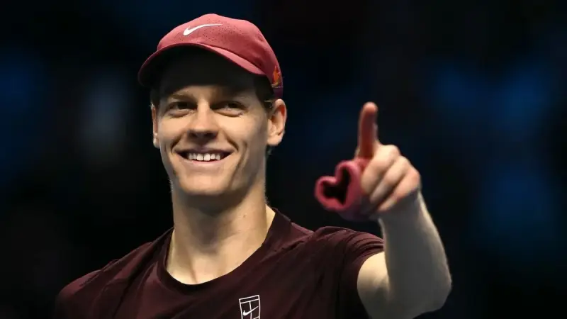 بطولة ATP الختامية - سينر يبدأ حملة الدفاع عن اللقب بقوة