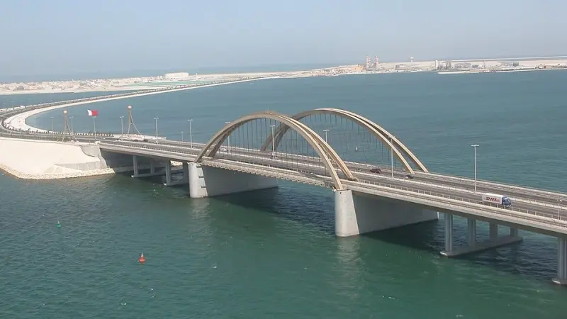 البحرين.. هجوم إيراني يستهدف منشأة قرب ميناء سلمان