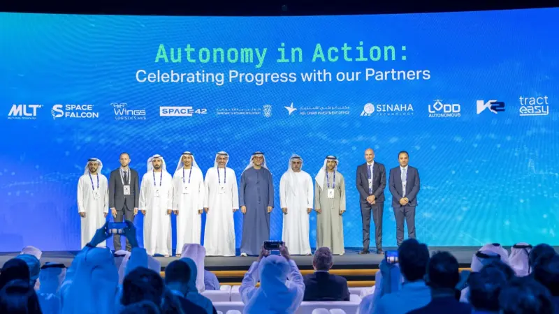 أبوظبي توقع 29 اتفاقية لتعزيز الأنظمة ذاتية الحركة