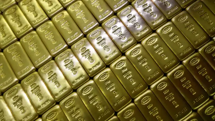 سعر الذهب اليوم الجمعة نحو 70 جنيهًا (رويترز) سعر الذهب اليوم الجمعة نحو 70 جنيهًا (رويترز)
