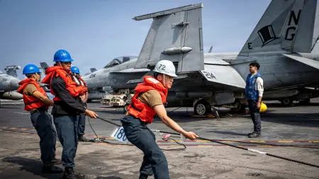 related_news_inside_blogsقبيل المحادثات مع إيران.. واشنطن تكثف وجودها العسكري في المنطقة