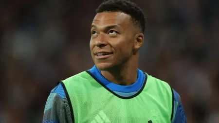 أزمة مبابي تتصاعد داخل ريال مدريد.. وبيريز يتمسك بسياسة لا أحد فوق الملكي